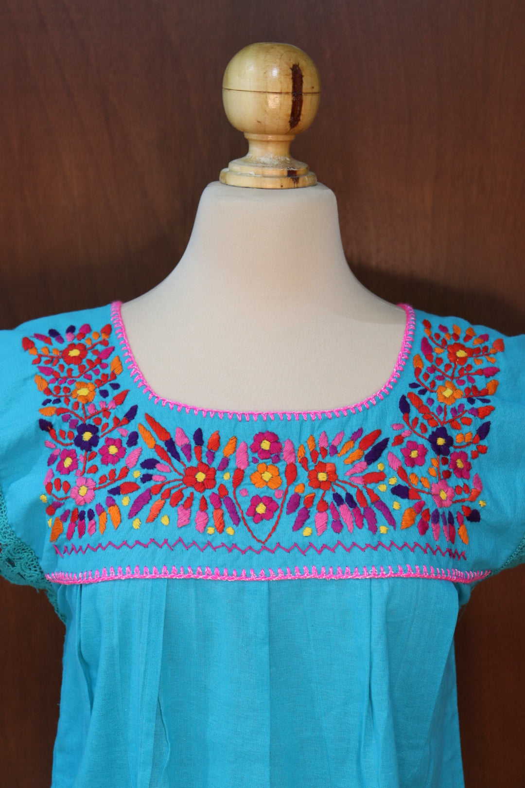 Blusa manta con encaje