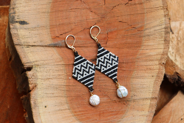 Aretes Rombos Blanco y Negro