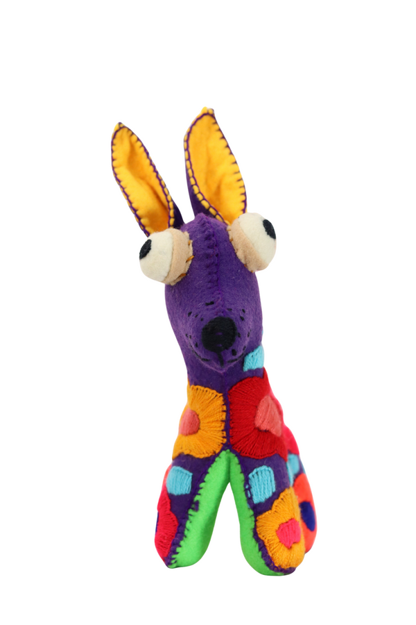 Perro morado bordado