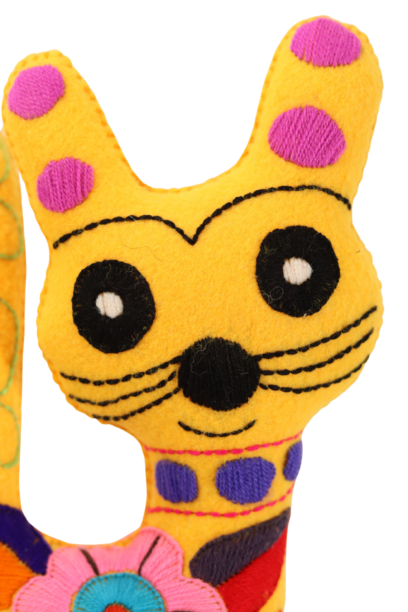 Gato amarillo bordado