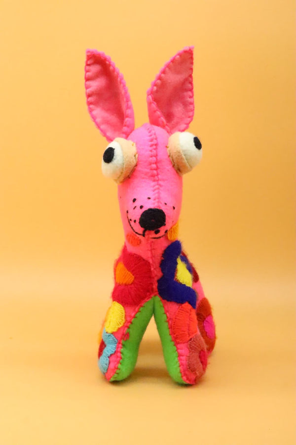 Perro rosa bordado